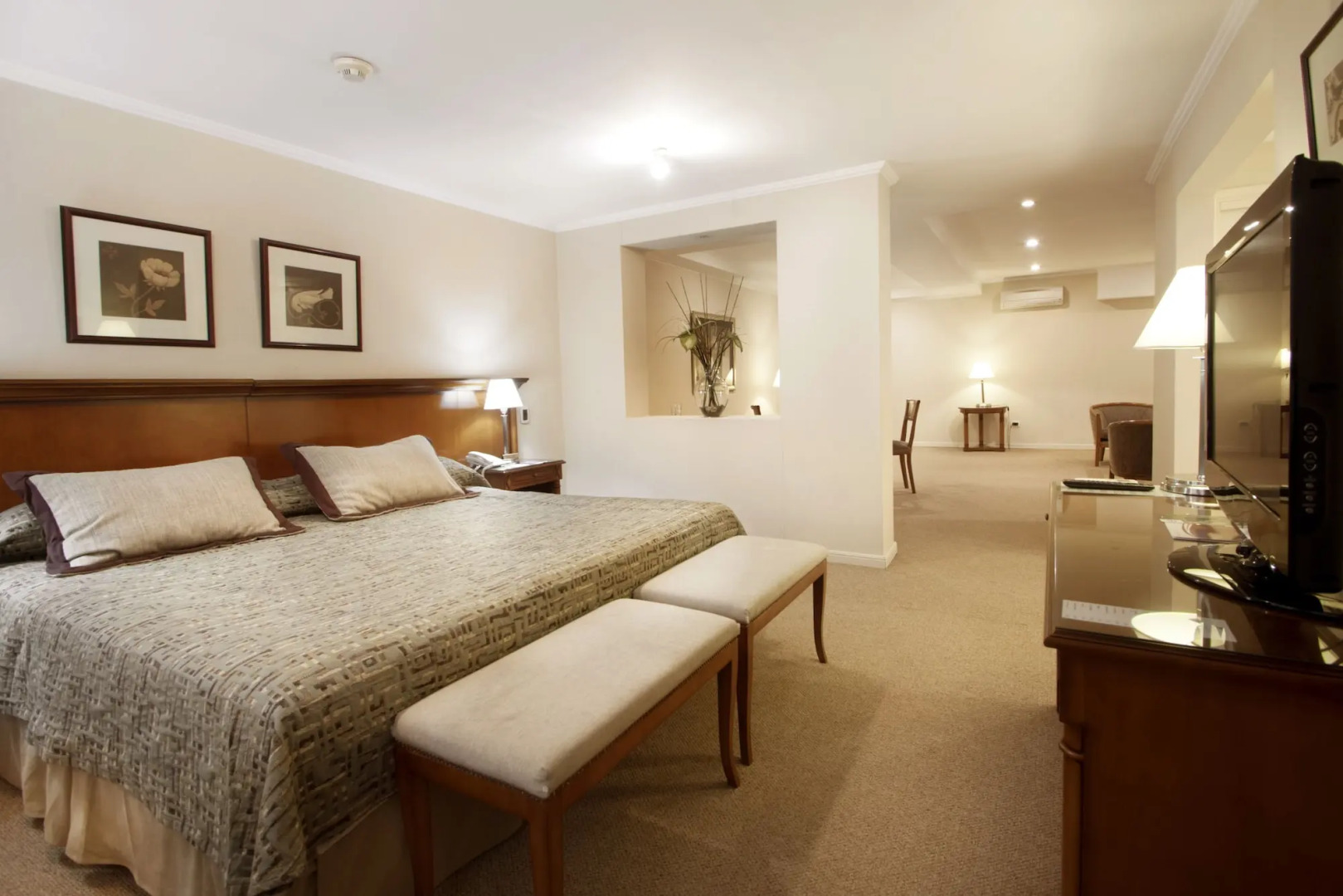 Tucuman Center Suites&Business