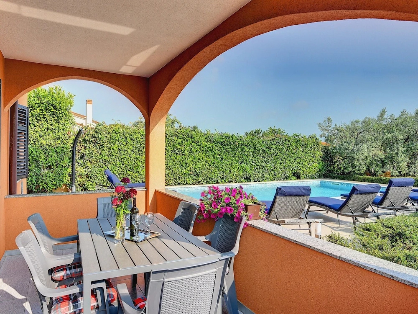 Detached 6 Bedroom House with Private Pool near Ližnjan