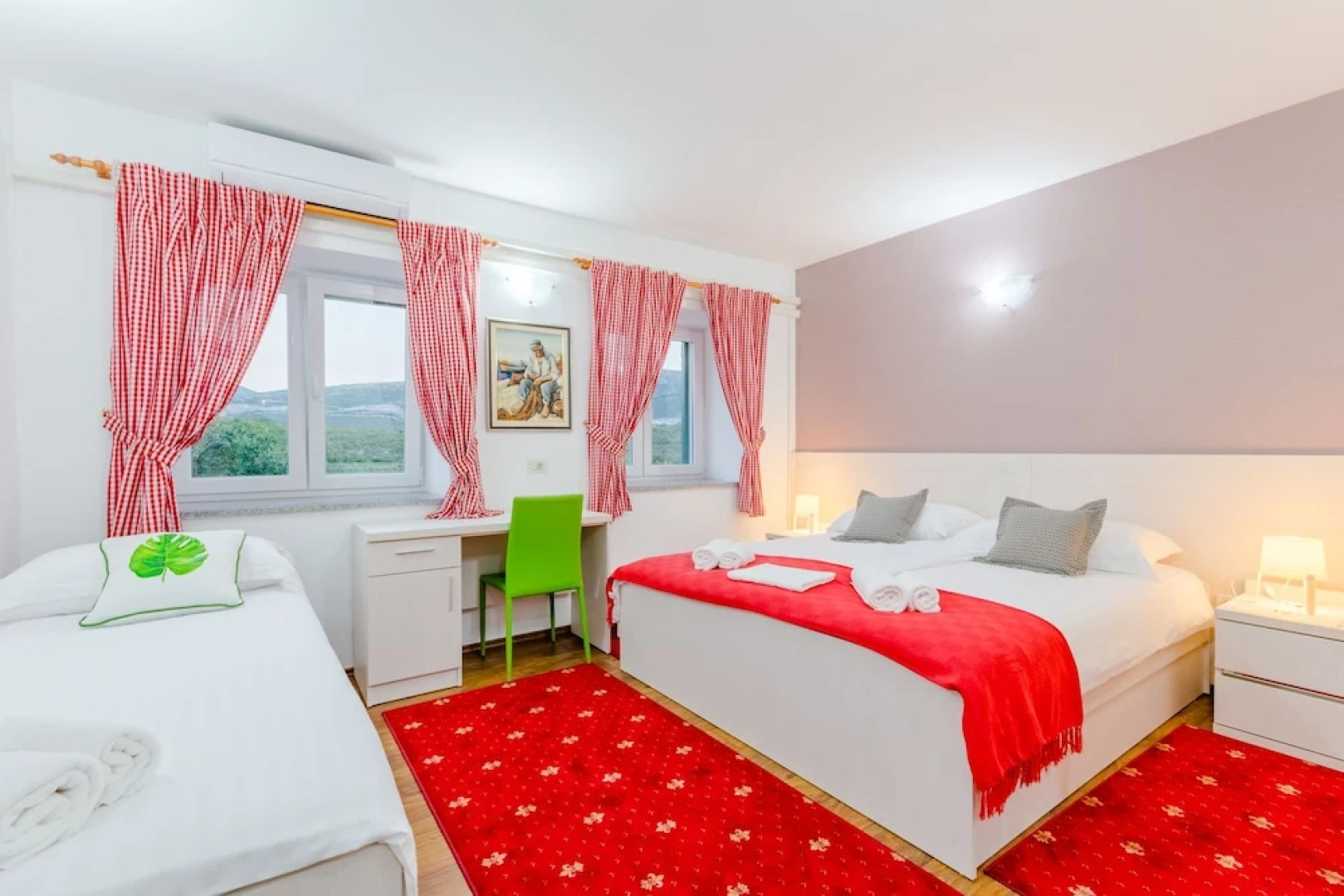 Holiday Home Flying Stars