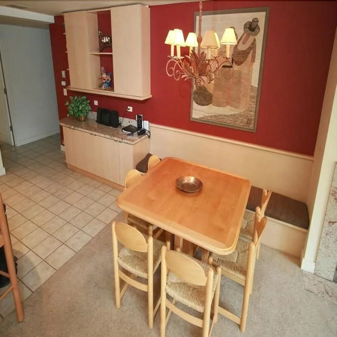 Northwoods Luxury Condo Close to Chairlift by RedAwning