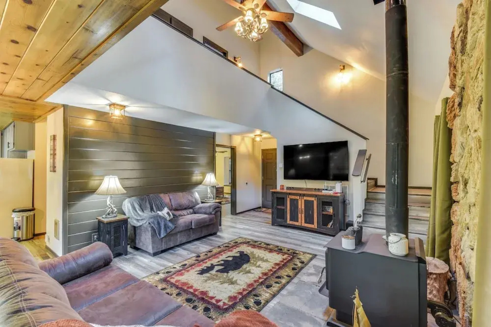 2 Mi to Mi-wuk Village: Cabin w/ Large Deck