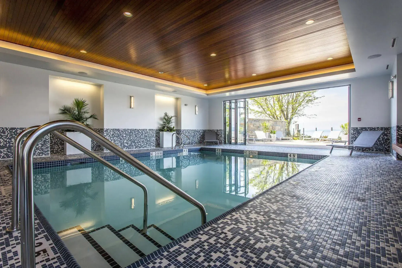 Qualicum Beach Inn