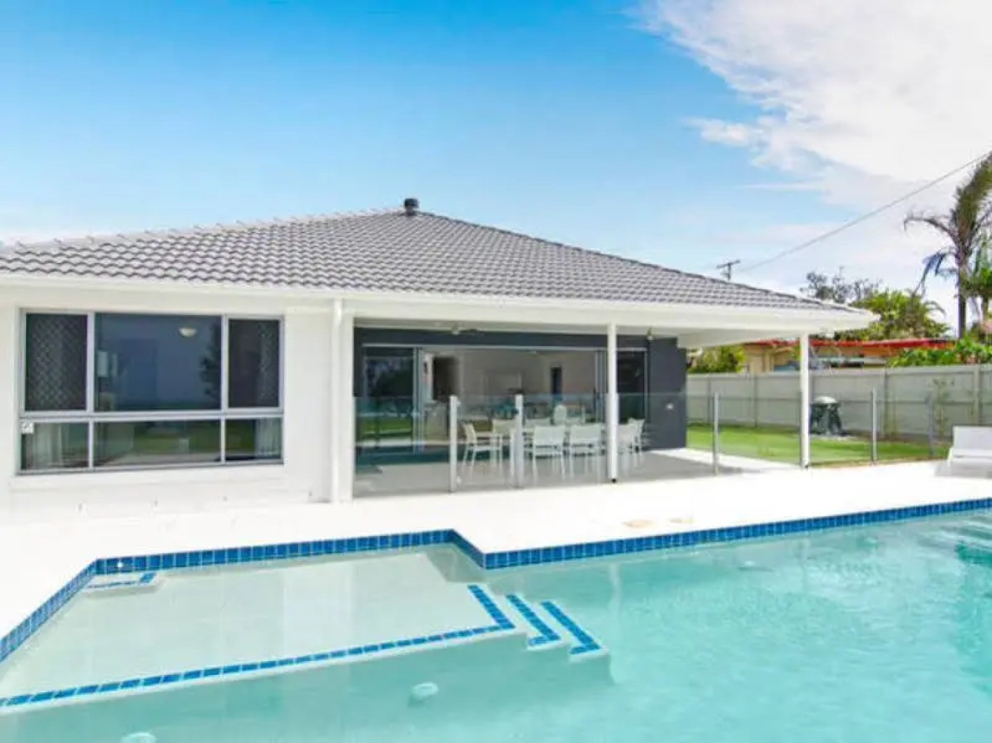 Sentosa on Tugun - Beachfront 5 Bedroom