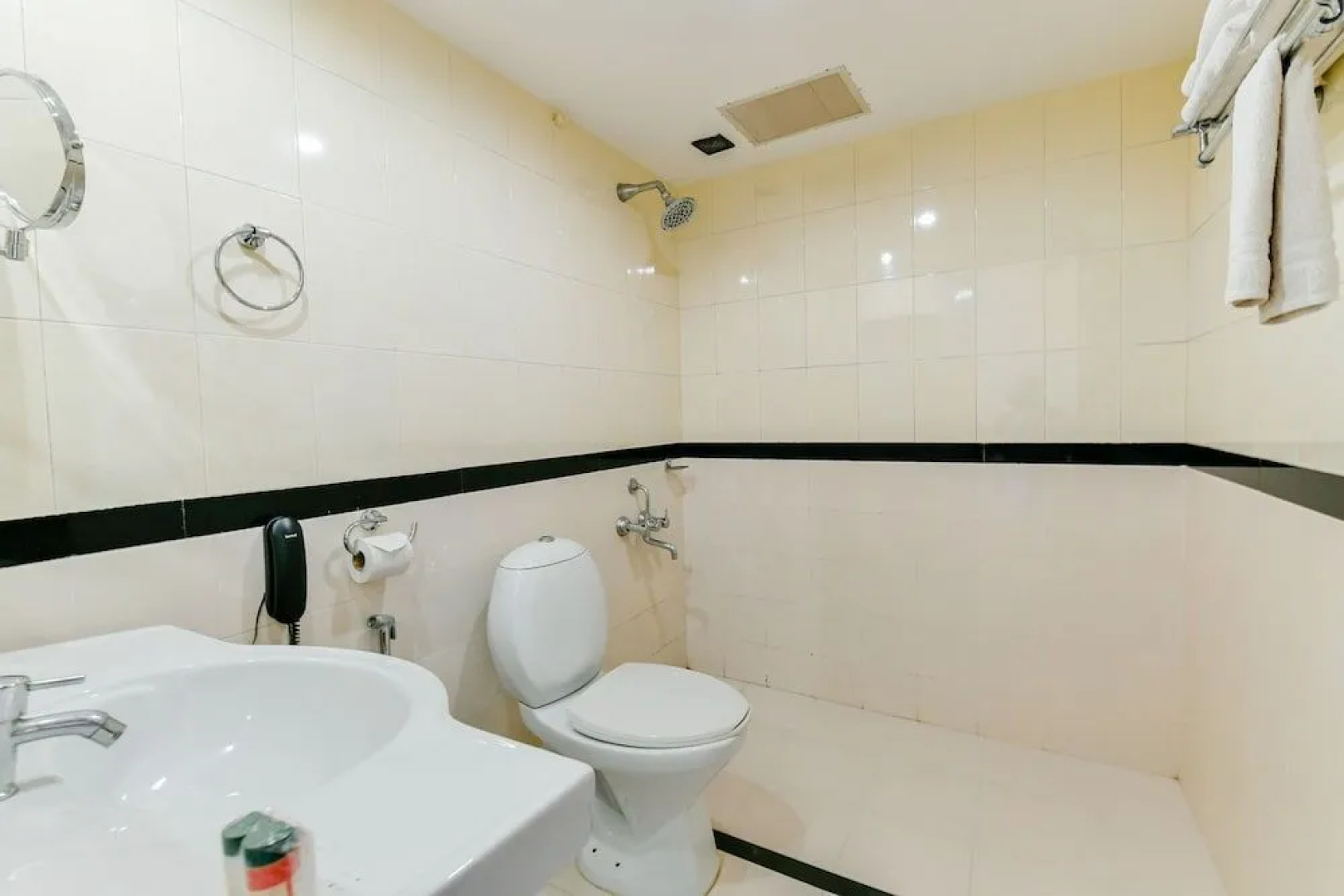 OYO 23587 M-star Heritage Hotel P Ltd