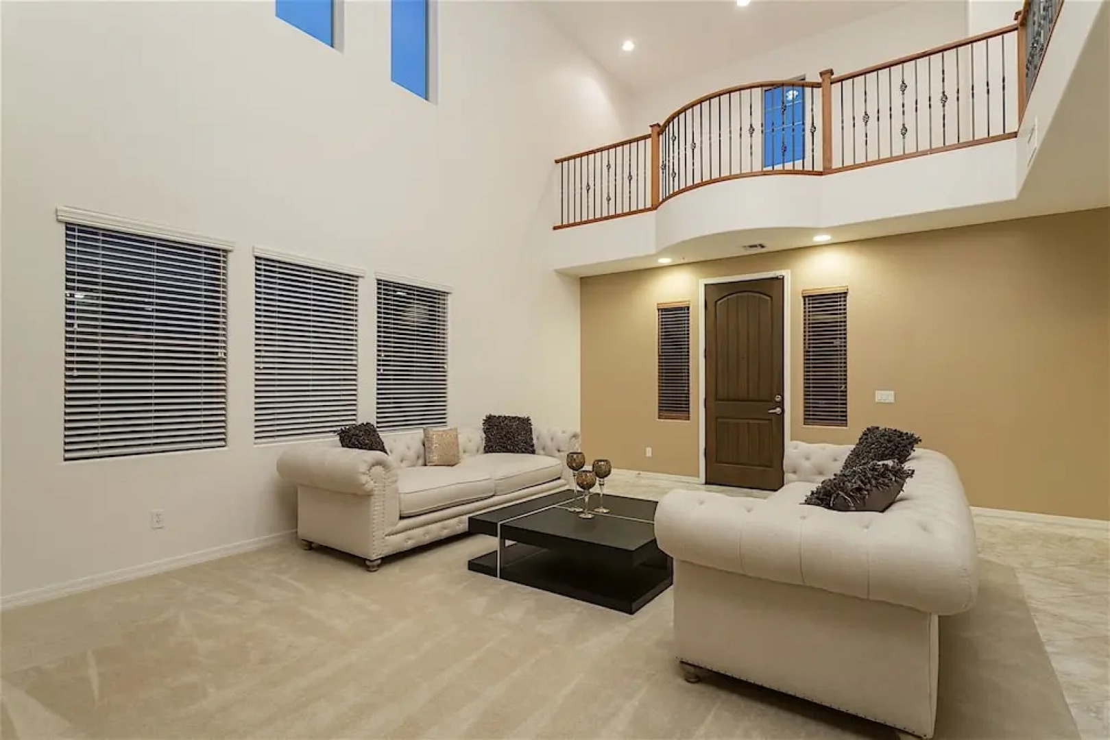 Pinnacle Vista 5 BR by Casago