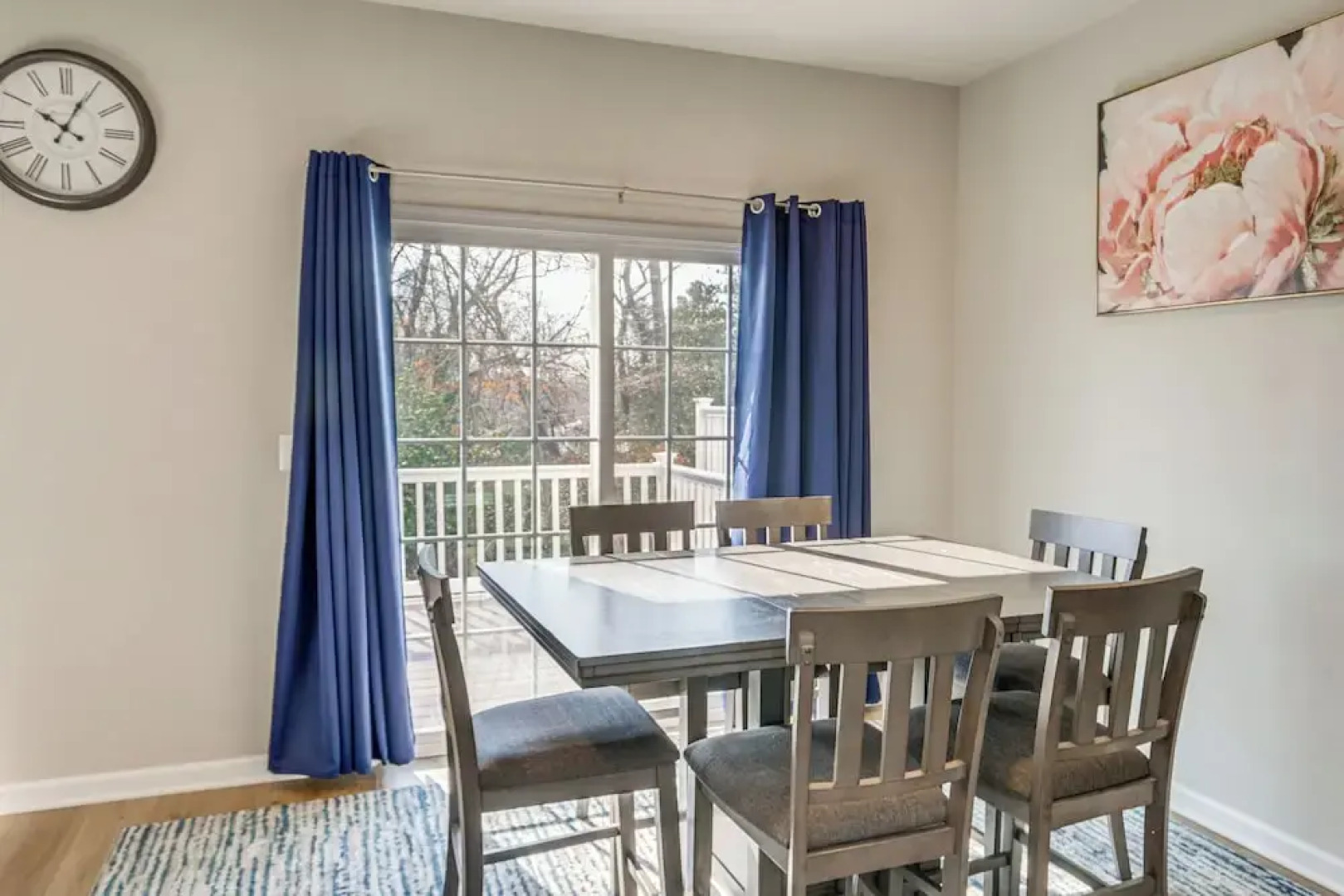 30 Mi to Downtown DC: Charming Dale City Townhome!