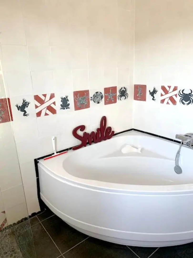 Villa de 2 chambres avec piscine privee et jardin clos a Novalaise