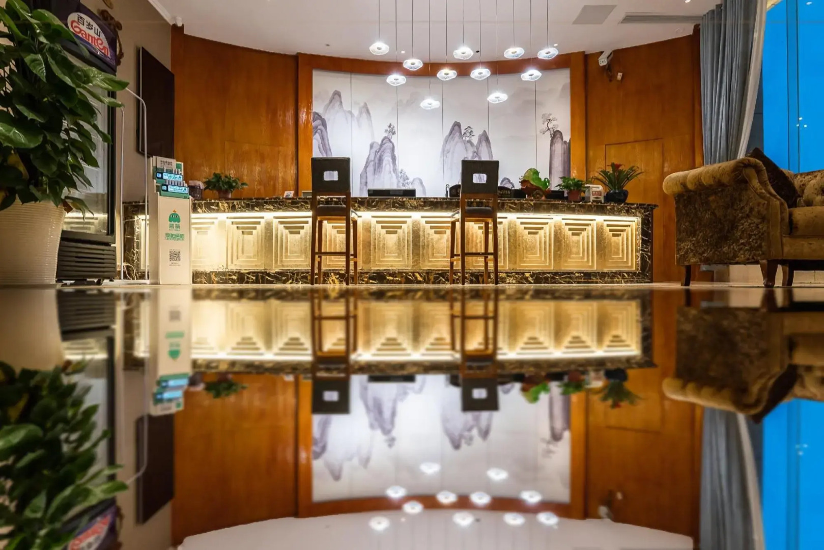 Neijiang Riverside Garden Hotel