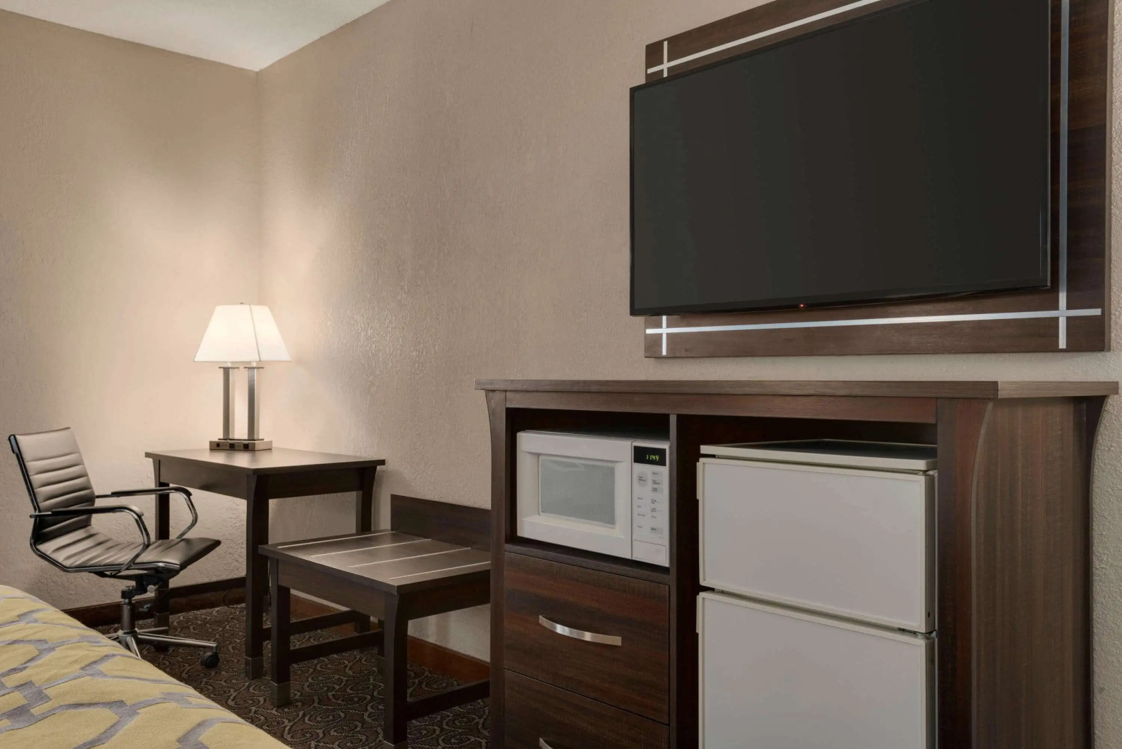 Baymont by Wyndham Muncie Near Ball State University