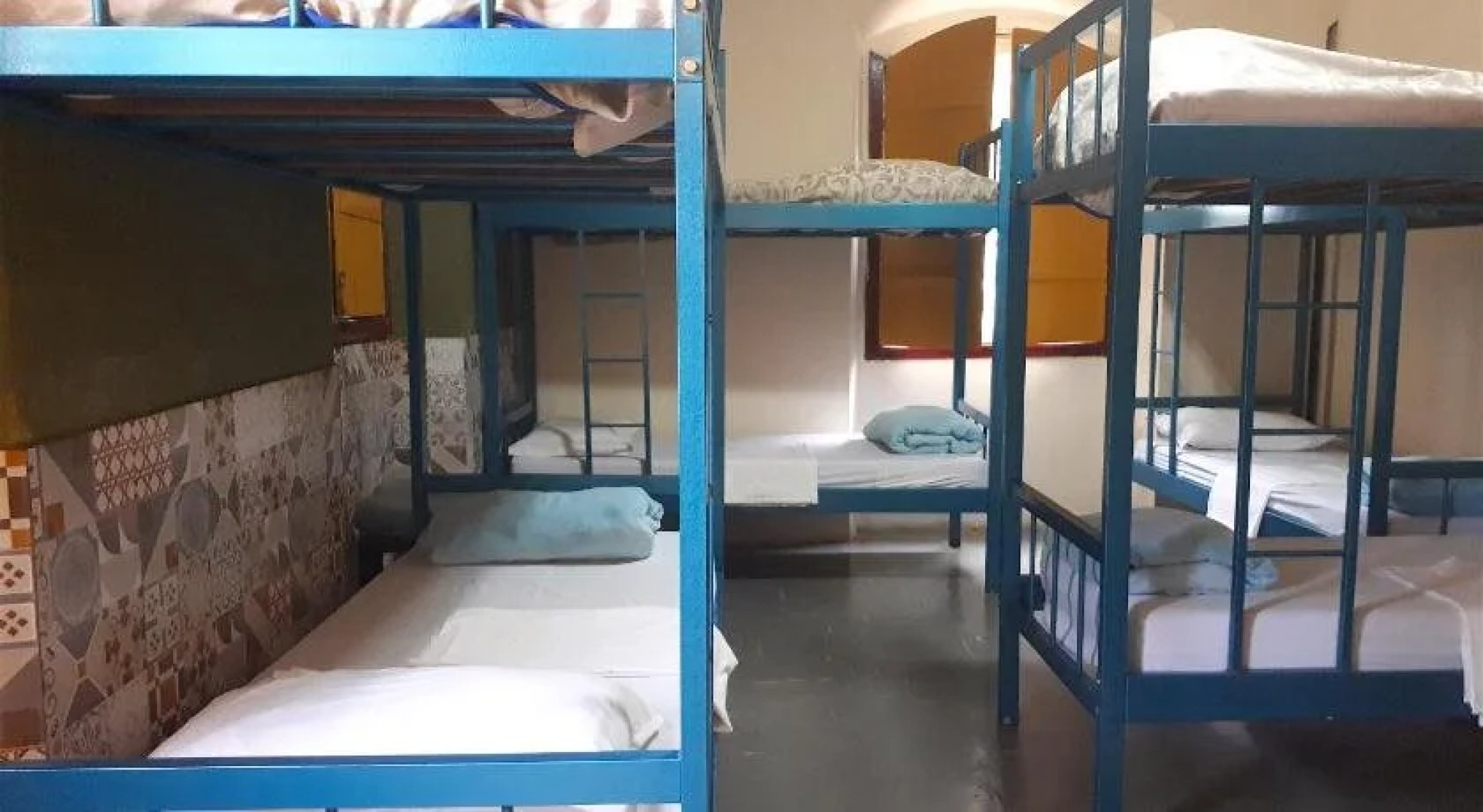 Brumas Hostel