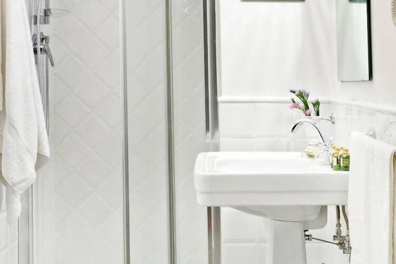 Sprawling Mansion in Tuscany With Swimming Pool