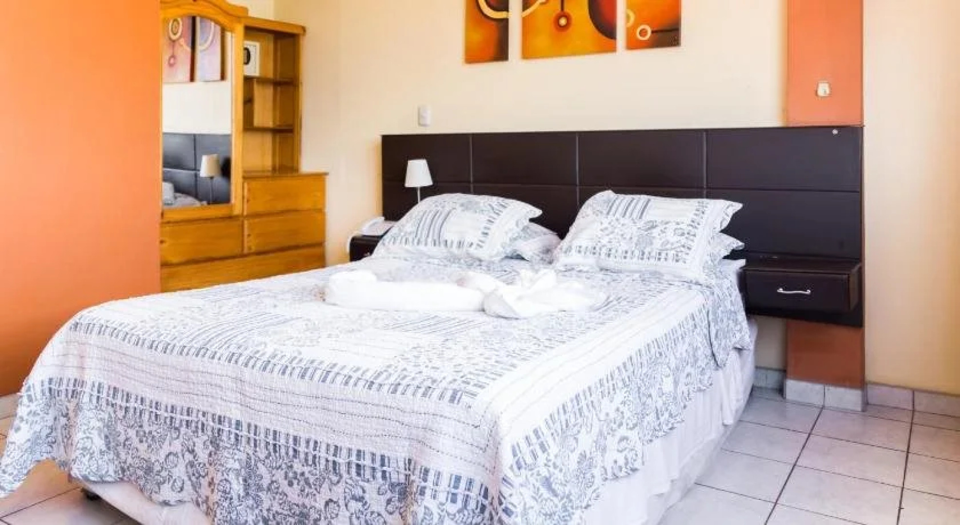 La Posada de Lobo Hotel & Suites