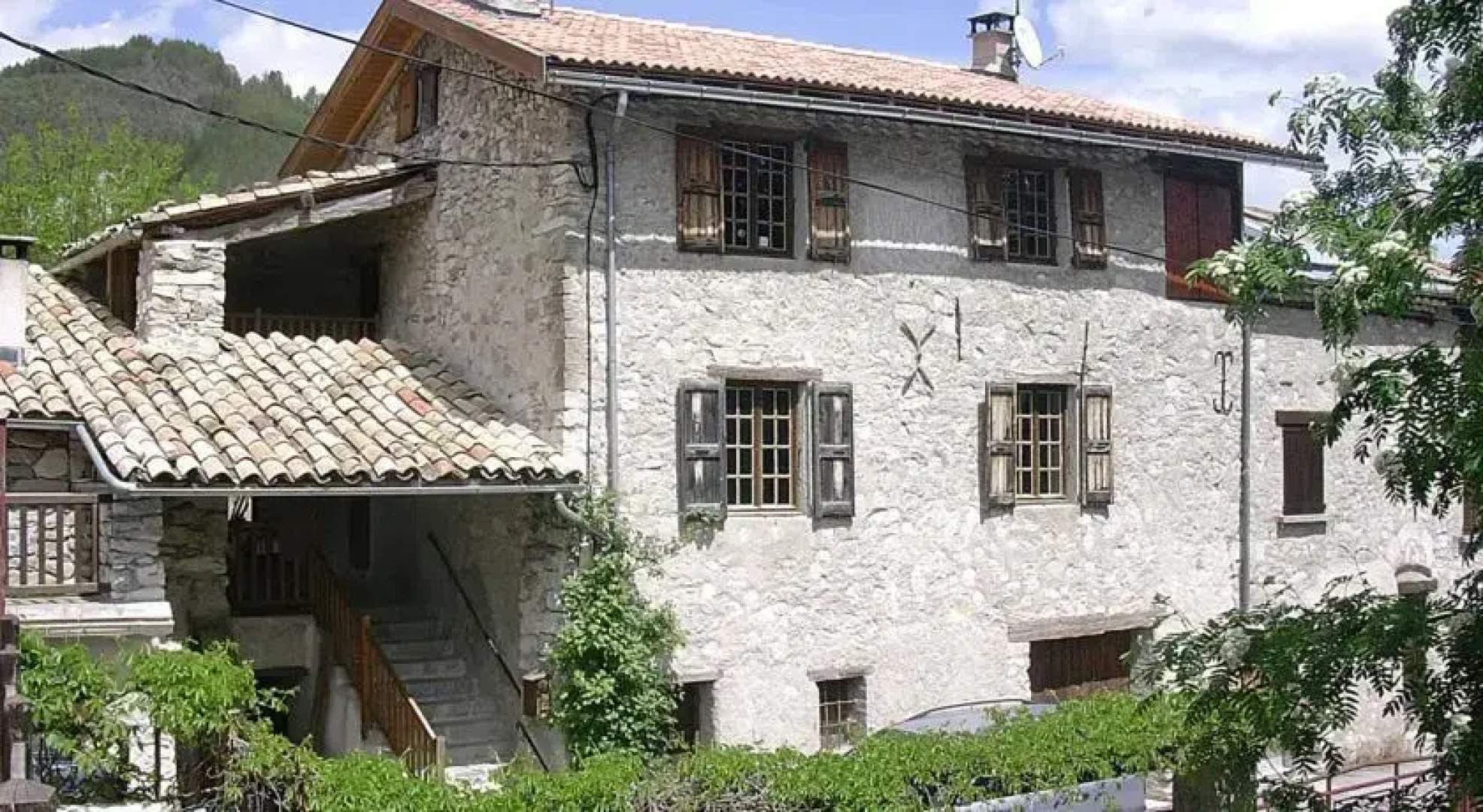 HomeRez - Country House Chateau Garnier