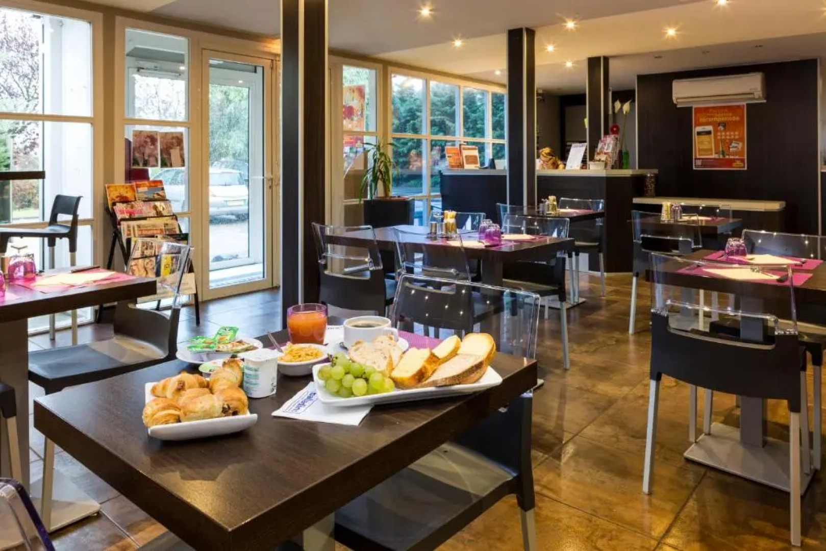 inital by balladins Lyon Chanas