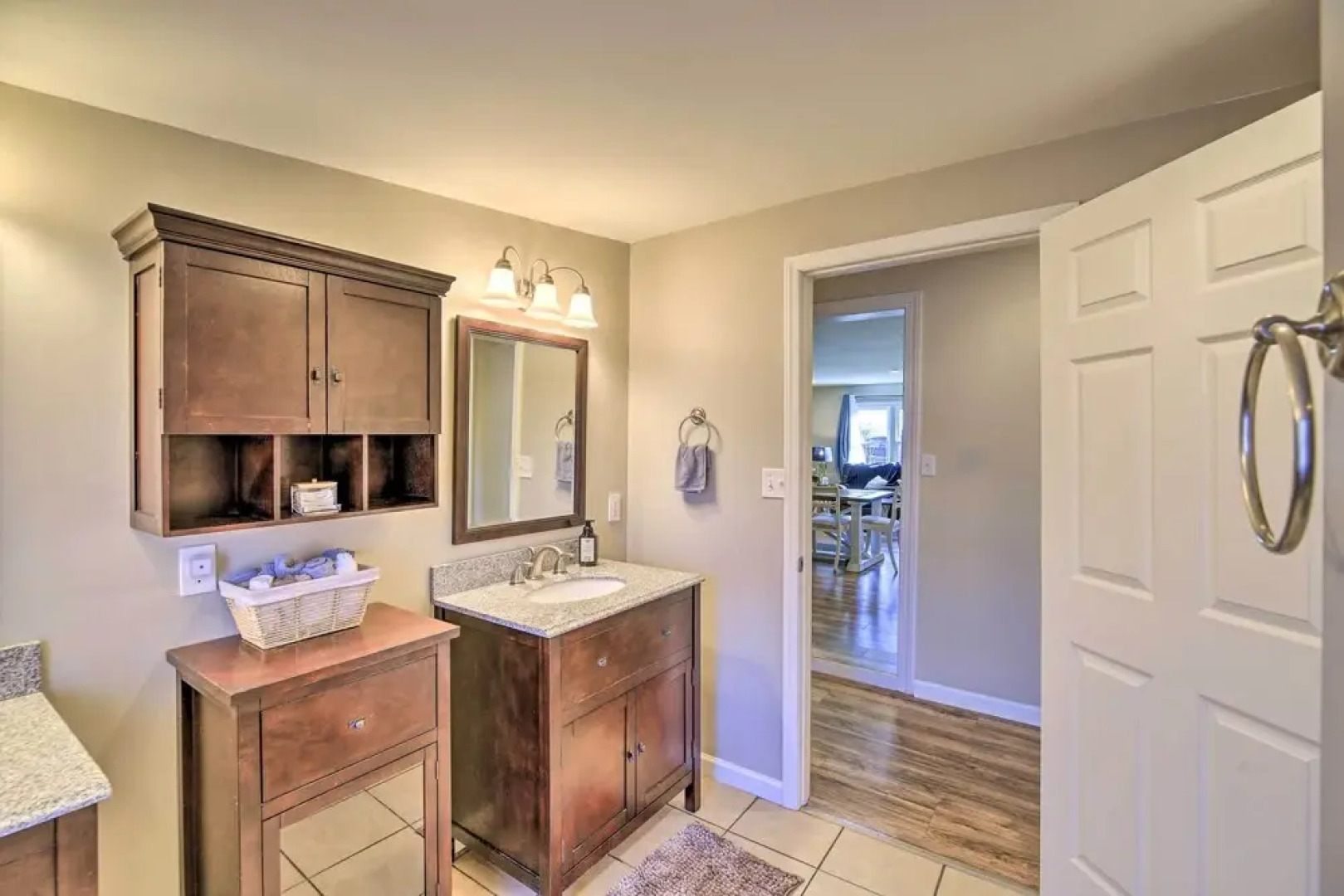 Cozy Bristol Home w/ Yard ~ 1 Mile to Downtown!