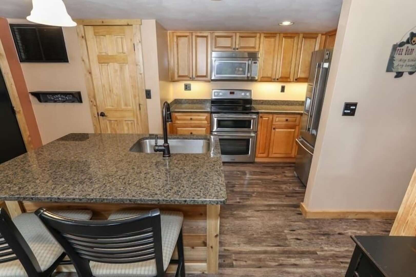 Seven Springs 2 BR Premium Condo, Walk to Slopes by RedAwnin