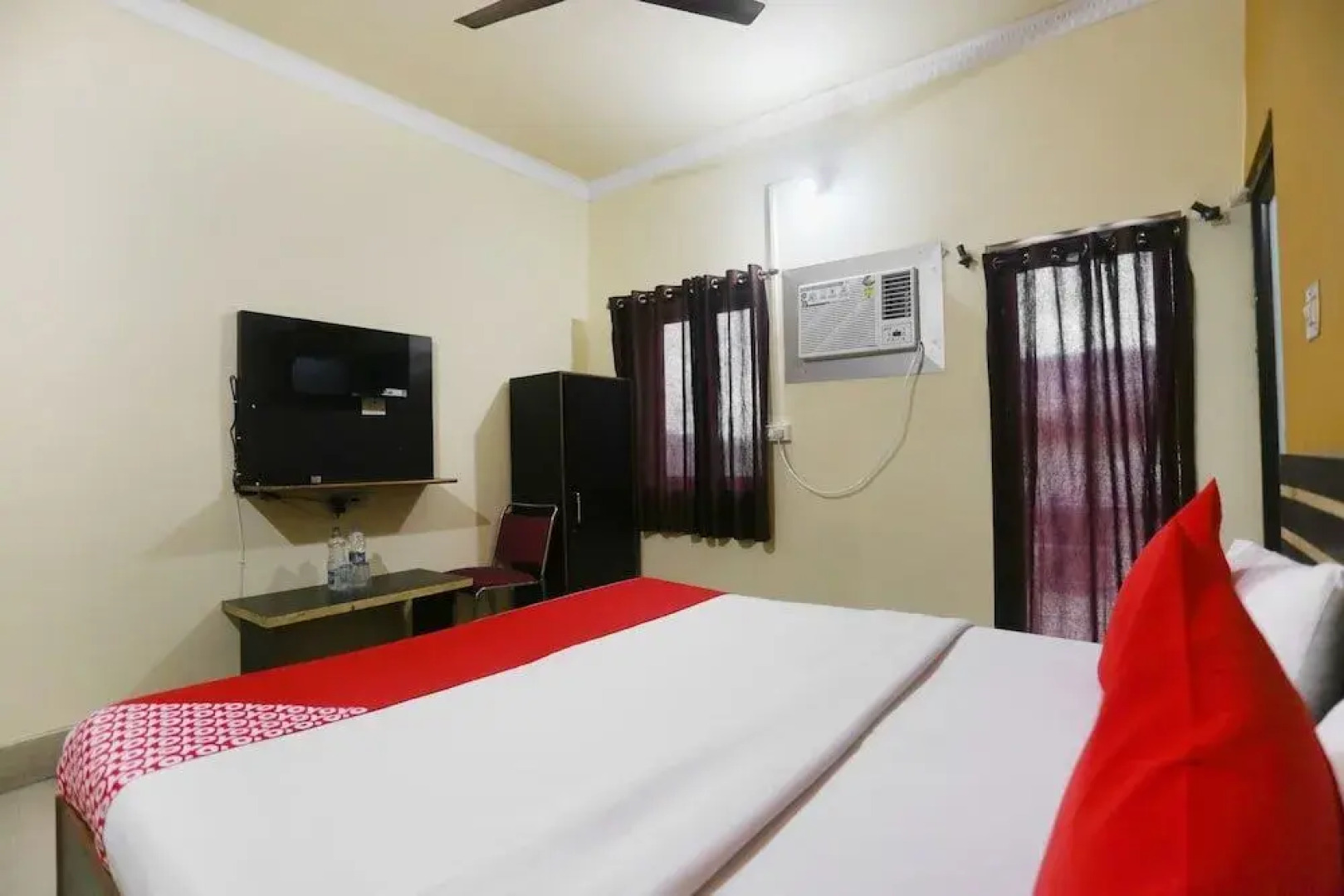 Hotel Trishakti by OYO Rooms