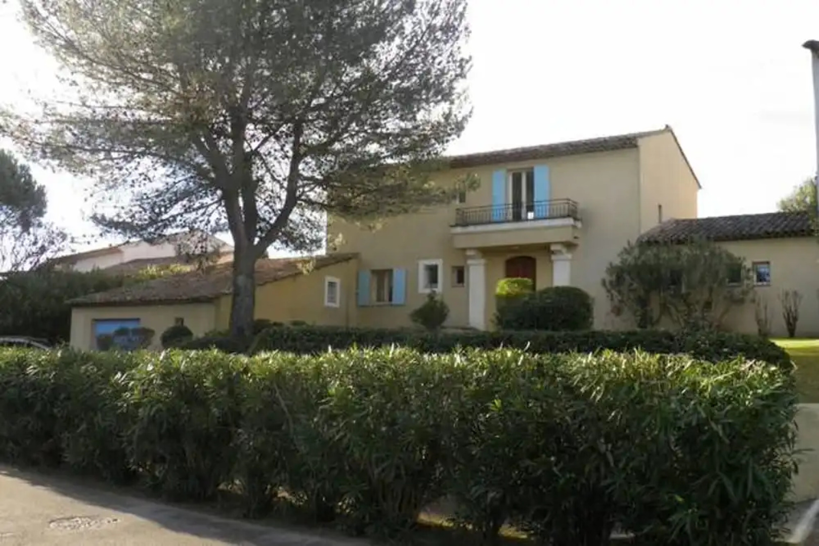 Villa With 3 Bedrooms in Mallemort, With Wonderful Lake View, Private Pool, Furnished Garden - 32 km From the Beach