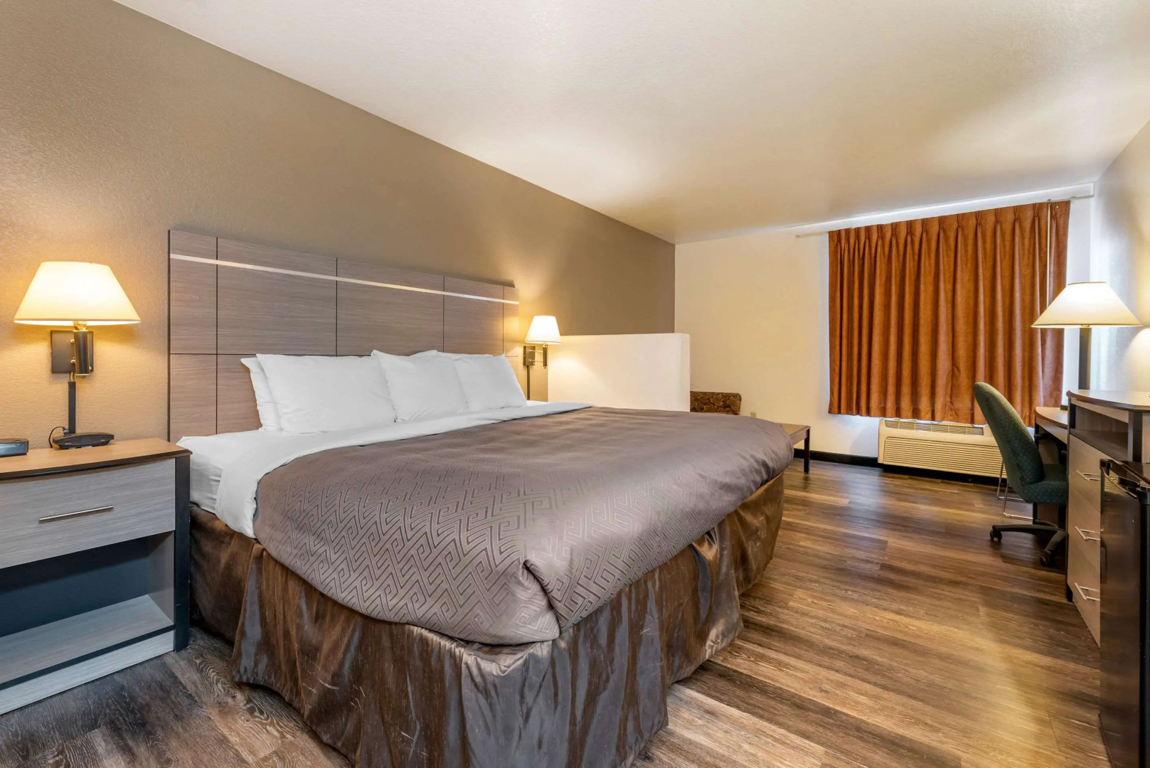 Econo Lodge Pueblo North