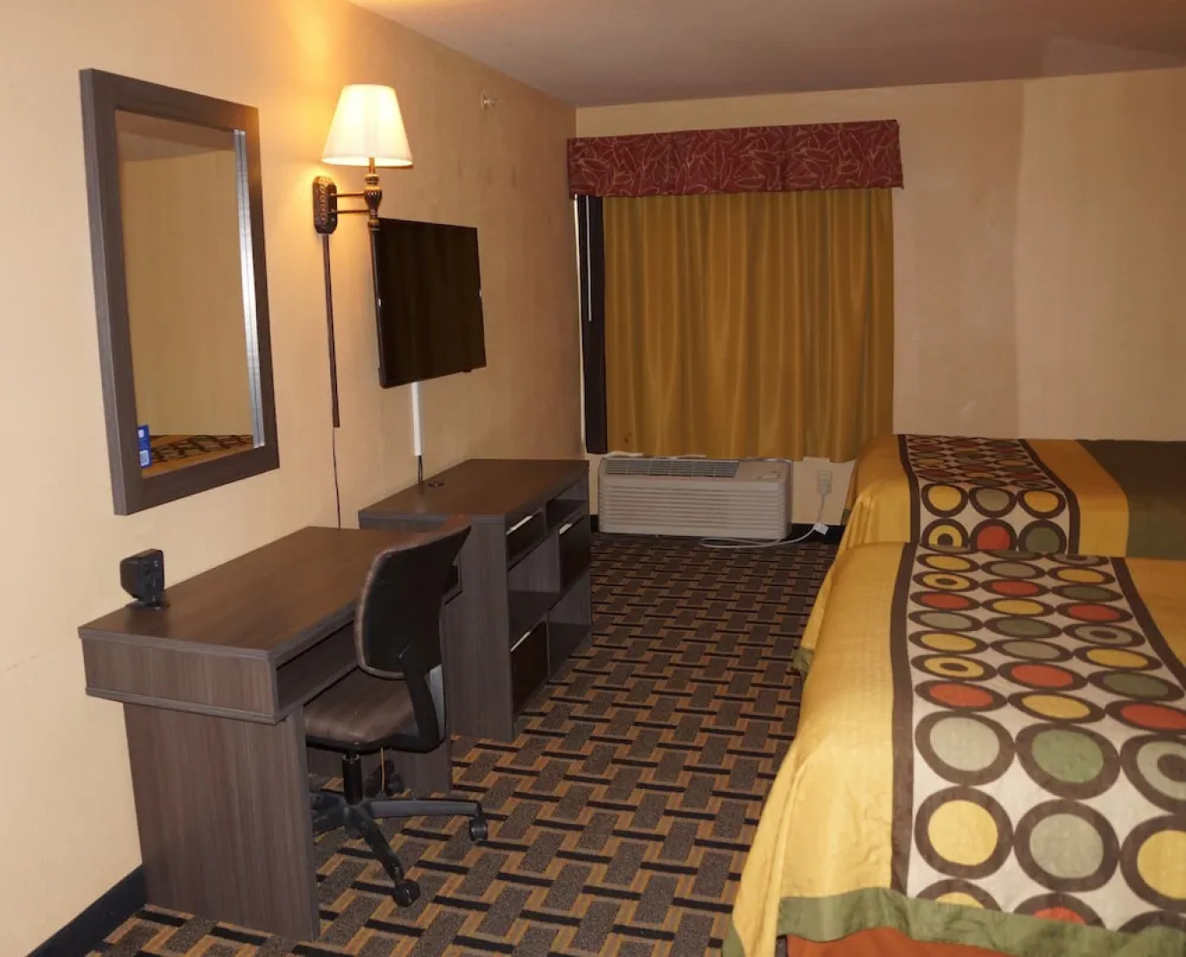 Super 8 Farmers Branch/north Dallas