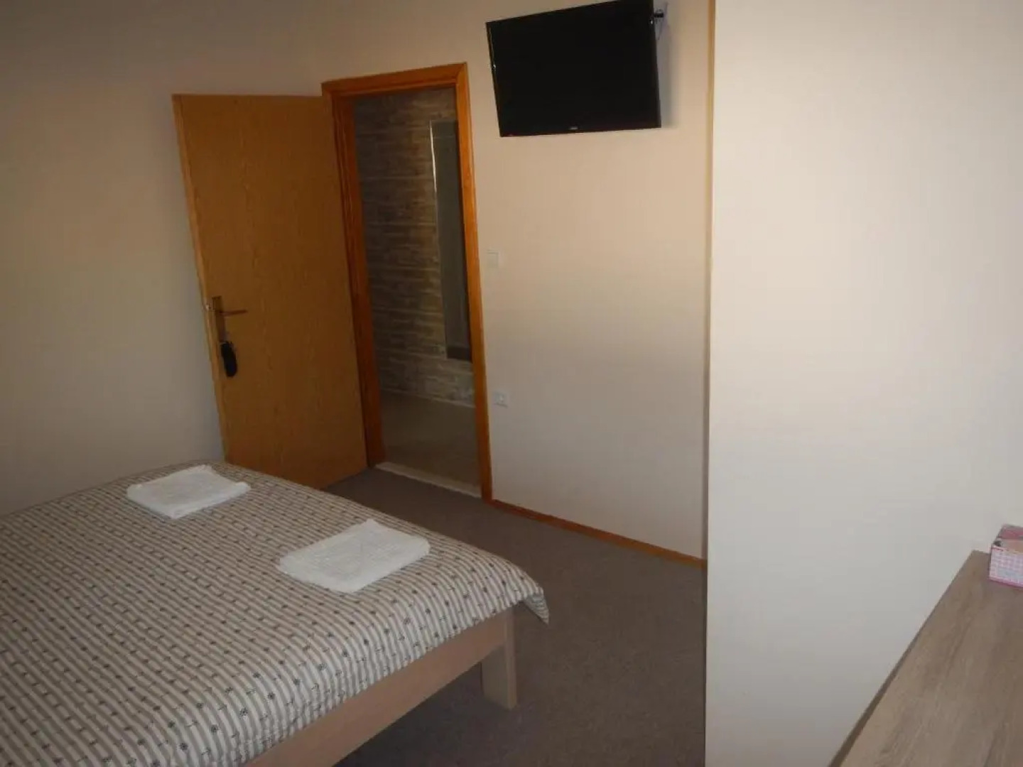 Riverside Guesthouse