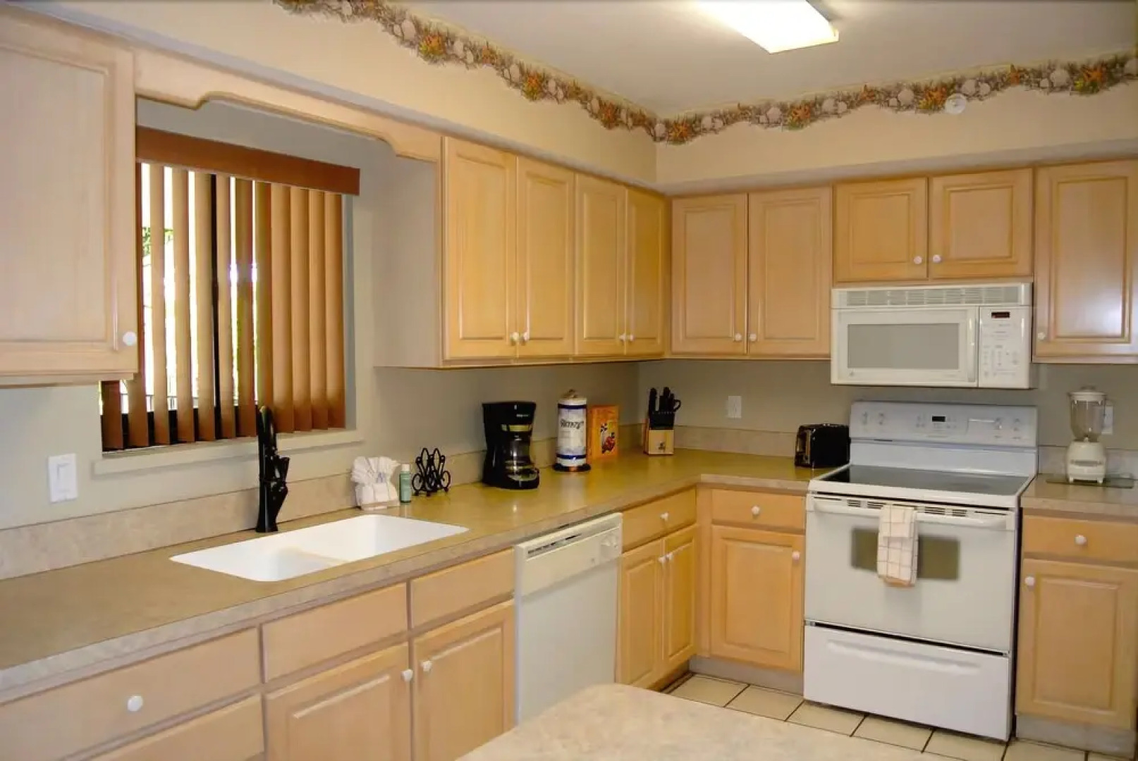 Santa Maria Harbour Resort 4 Br condo by RedAwning