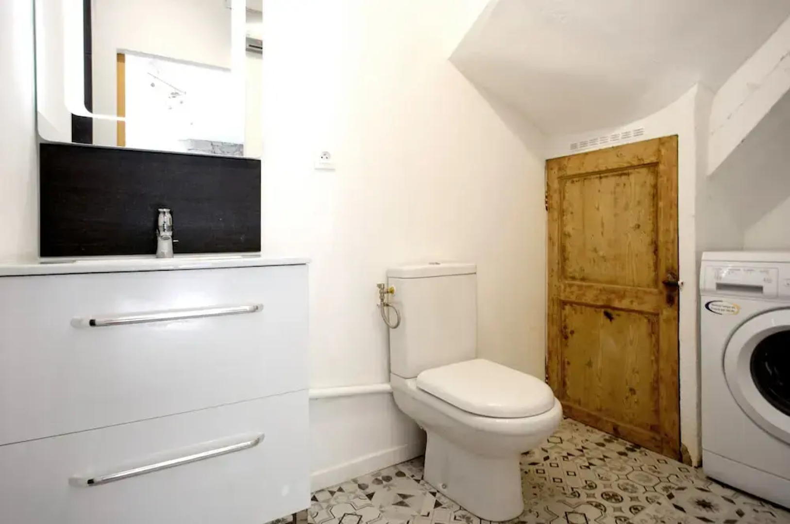 GregBnb - Mur en pierre - Terrasse + parking privé