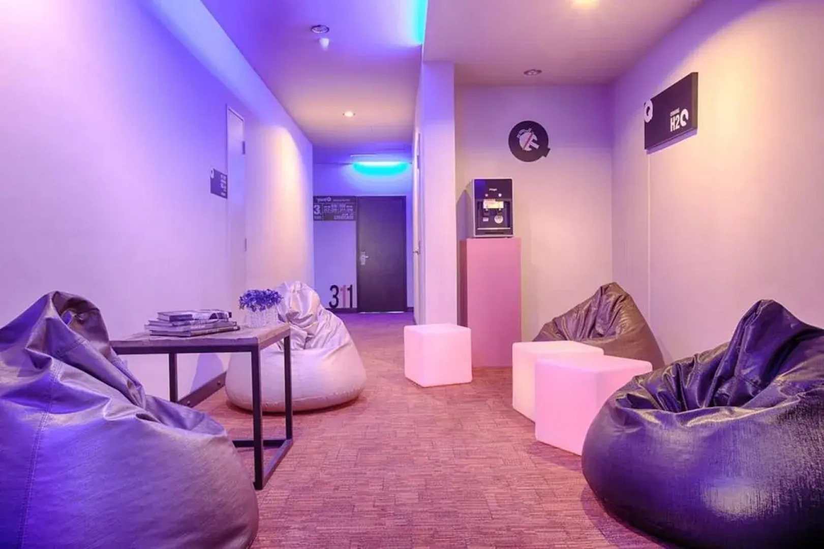 the youniQ Hotel