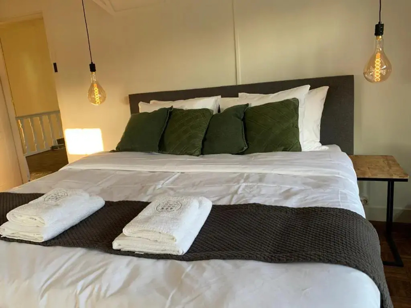 Bed and Breakfast Goes