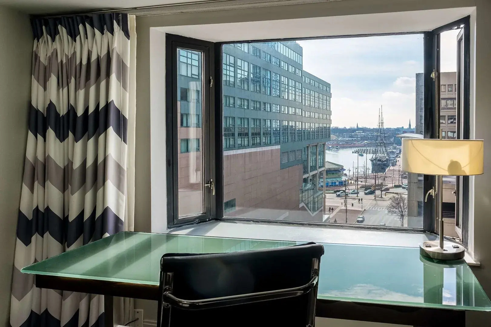 Comfort Inn & Suites Baltimore Inner Harbor