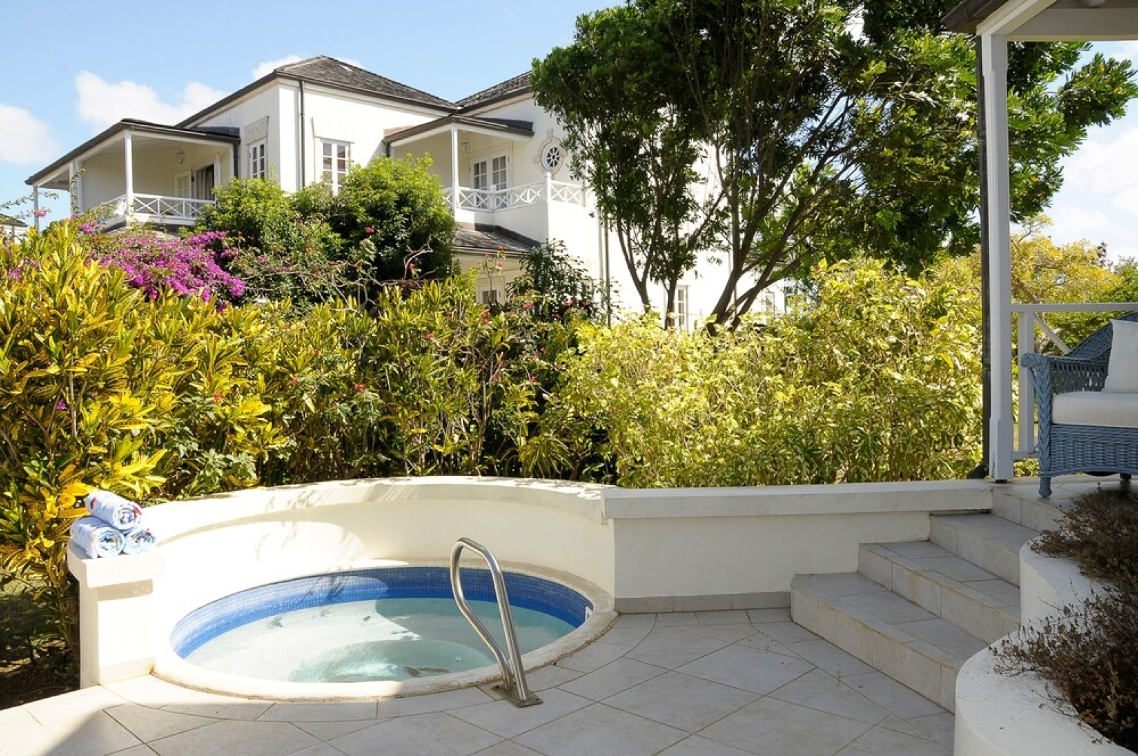 "this Beautifully Decorated 3 Bedroom 3 Bathroom Duplex Villa"