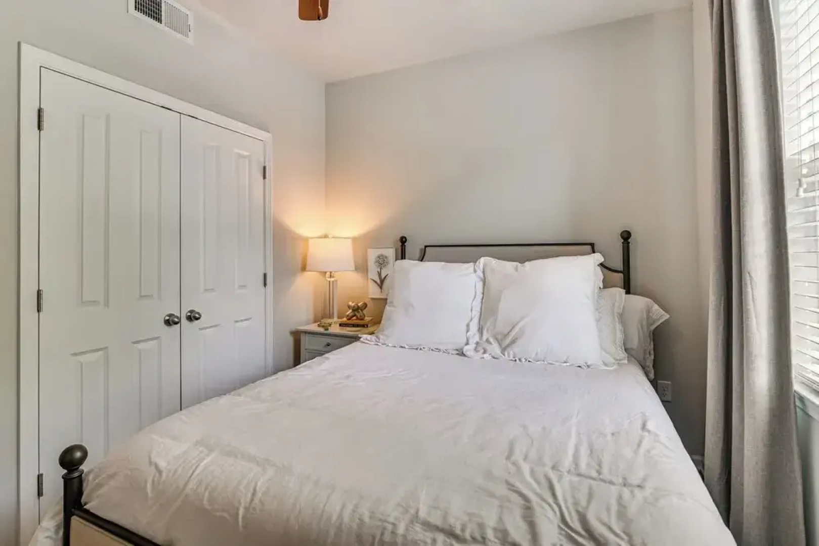 Cotton District Condo: Walkable Spot for Game Day!