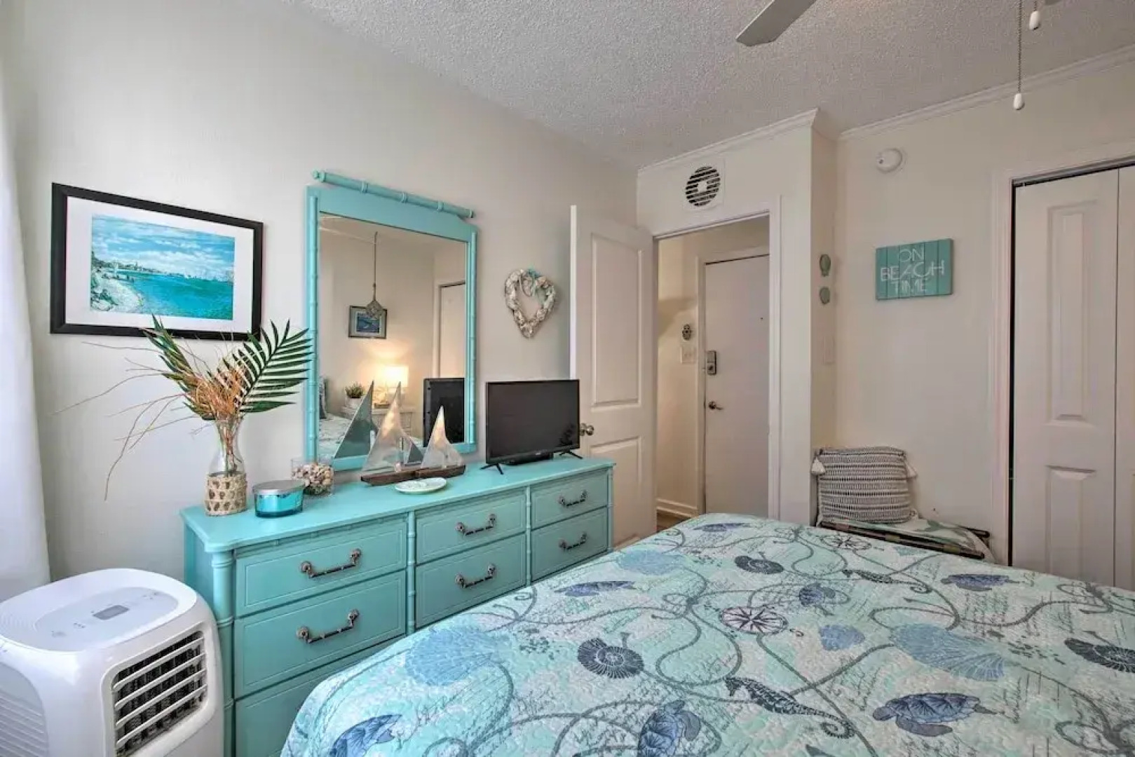 North Topsail Beach Escape With Ocean Views!