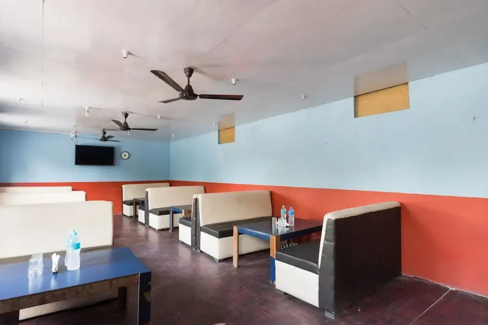 OYO 614 Subham Hotel