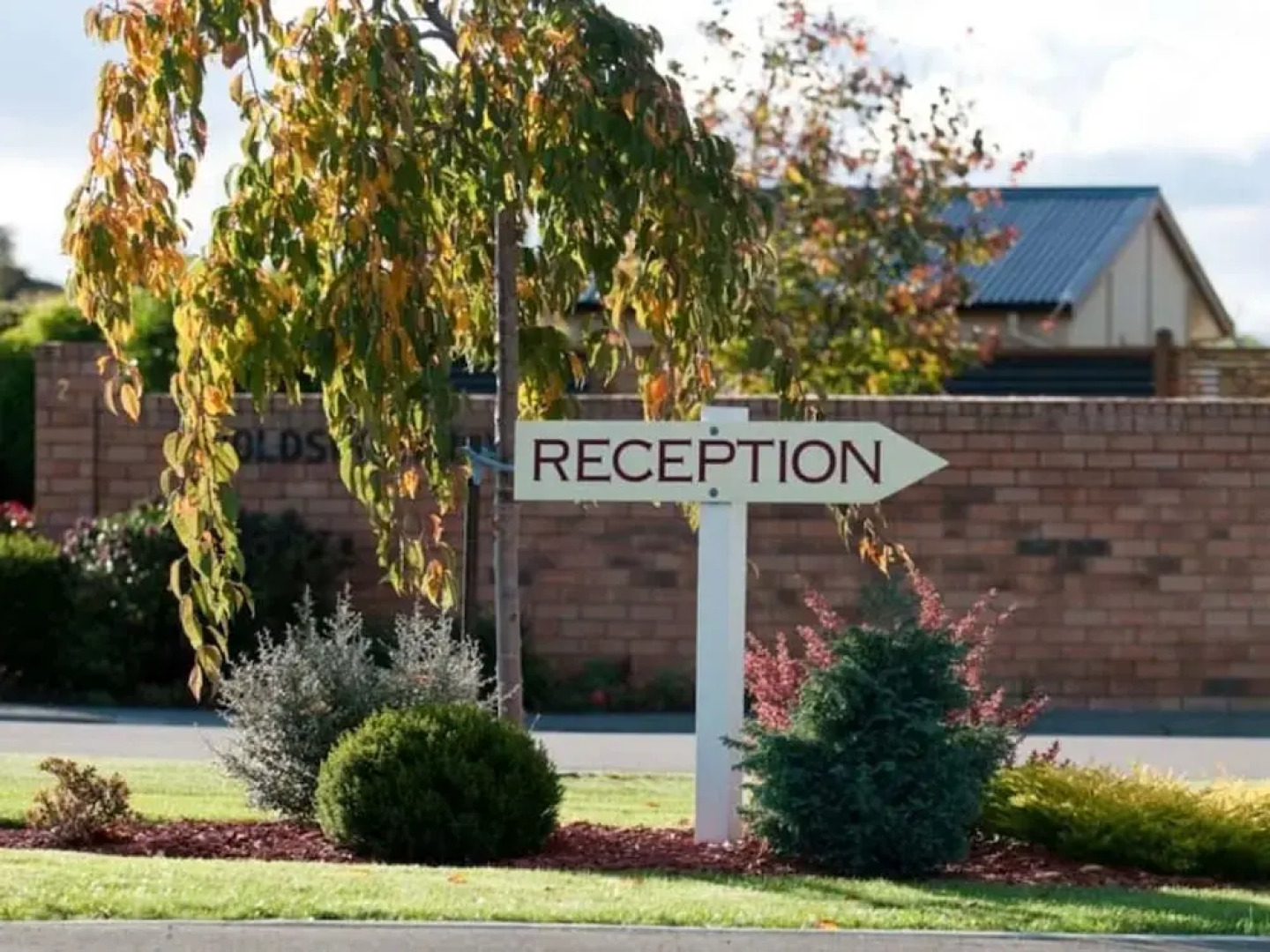 BKs Chardonnay Motor Lodge