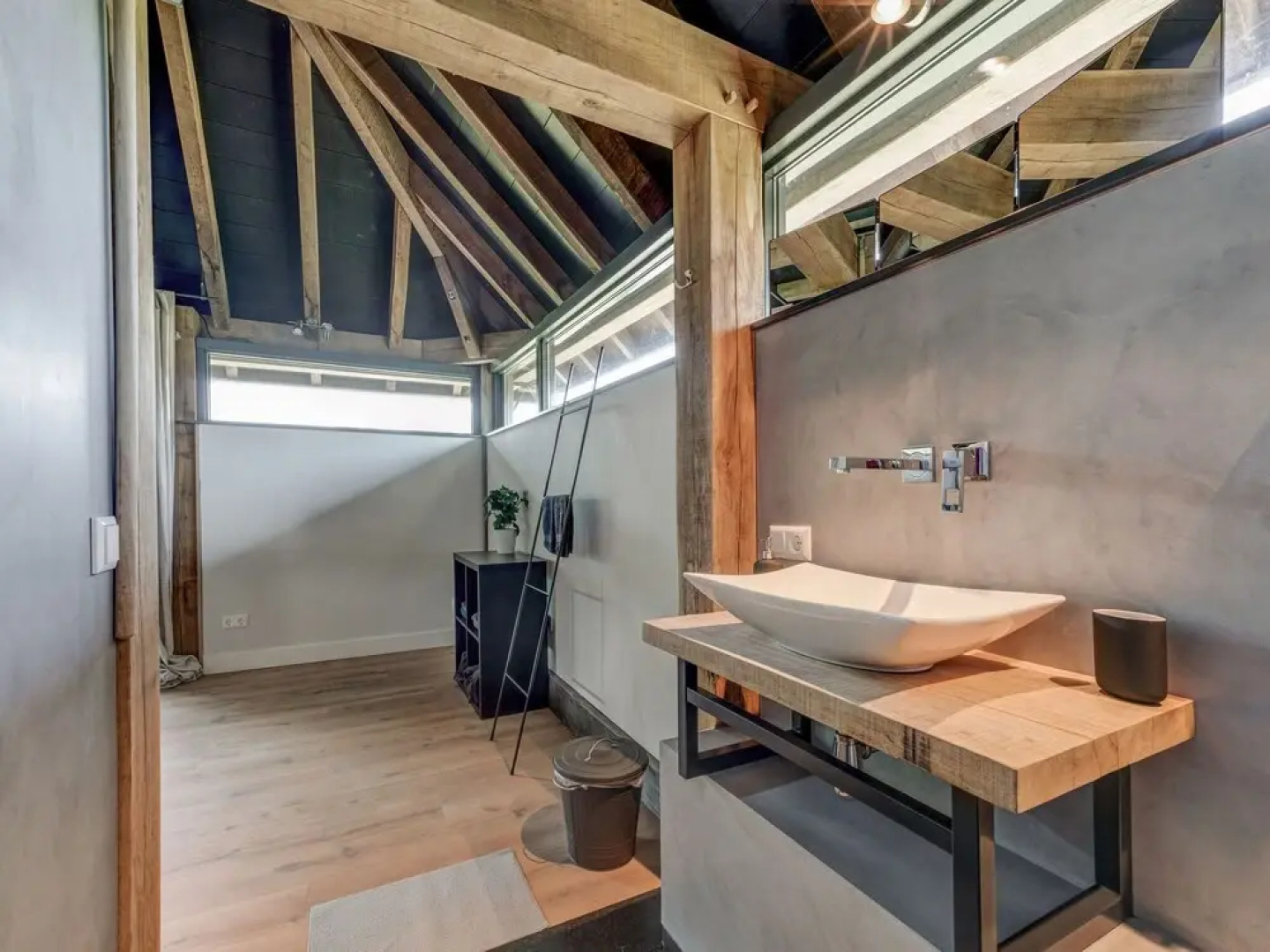 Lush Holiday Home With a Private Hot Tub