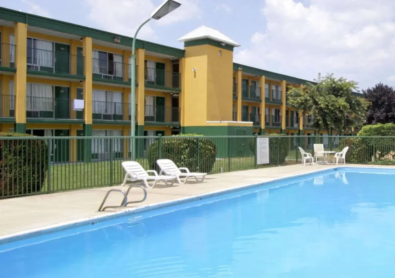 Days Inn by Wyndham Roanoke Civic Center