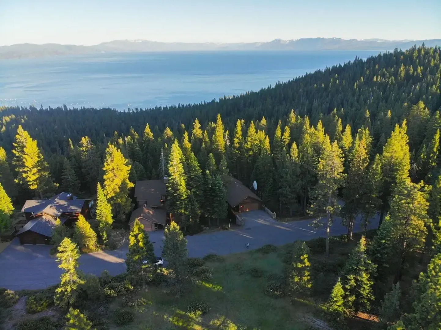 Wildwood by Avantstay Seclusion In The Woods w/ 3 Decks! 15mins From Nrthstar!