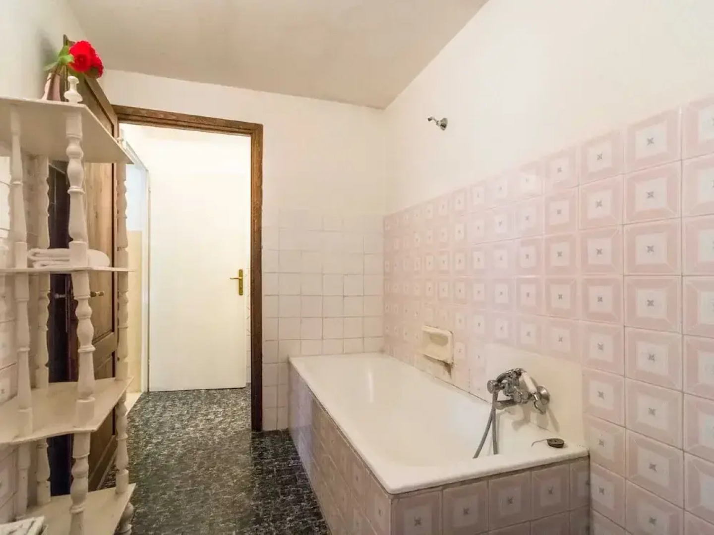 Farmhouse in Bacchereto Near Wine Region