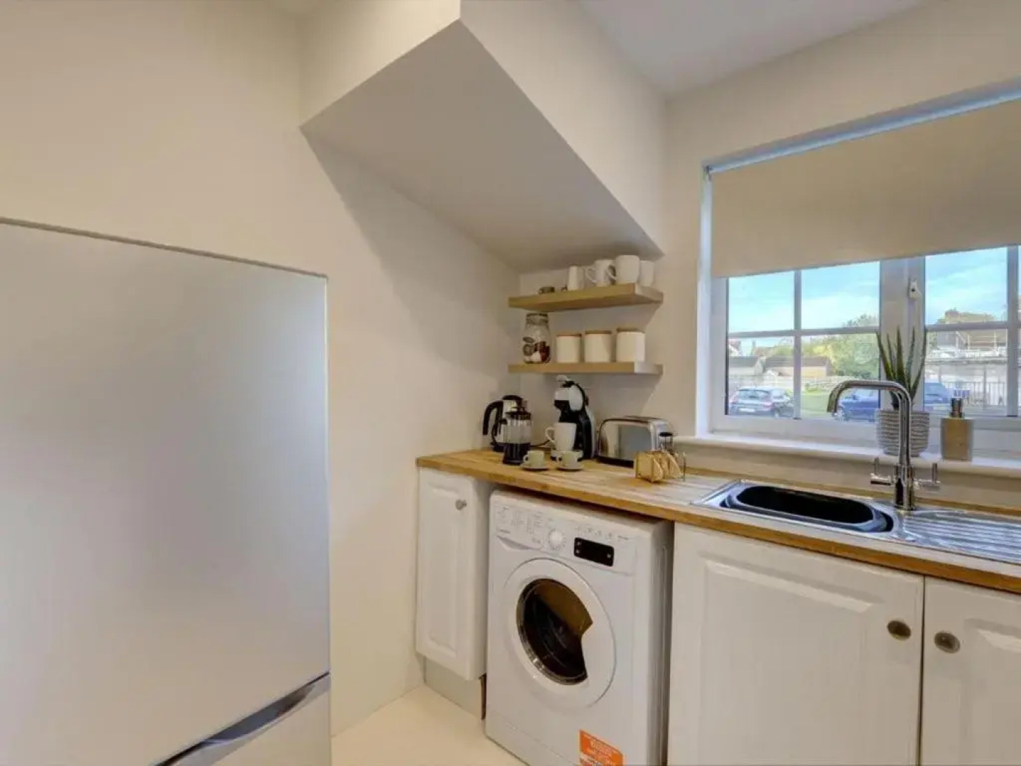 The Snagge I eco-Serviced Accommodation I A Cute Detached House I Large Garden I Pet Friendly I Free Parking I By SILVA