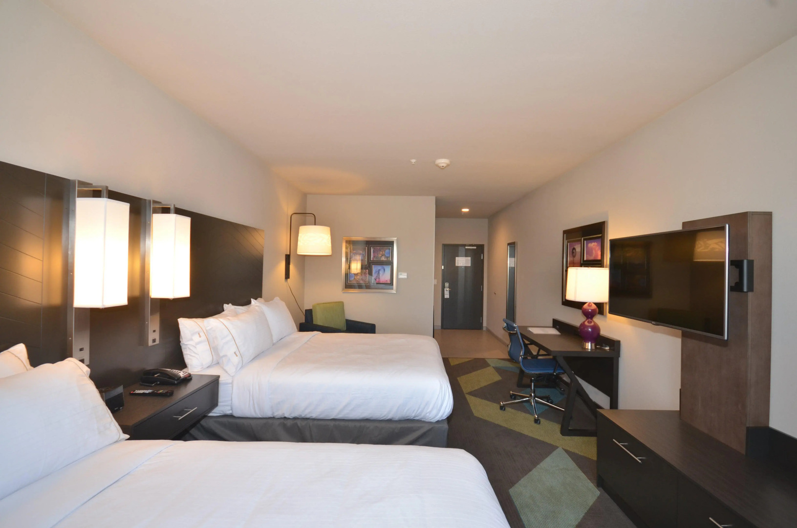 Holiday Inn Express & Suites Oklahoma City Mid - Arpt Area by IHG