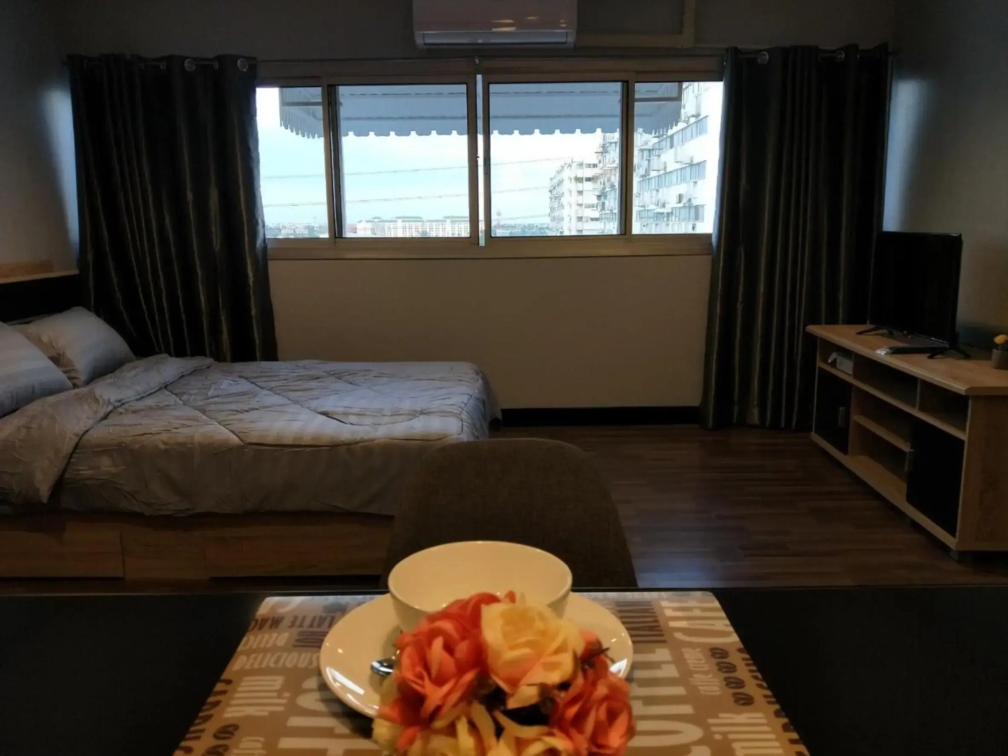 Deluxe at Popular Condo