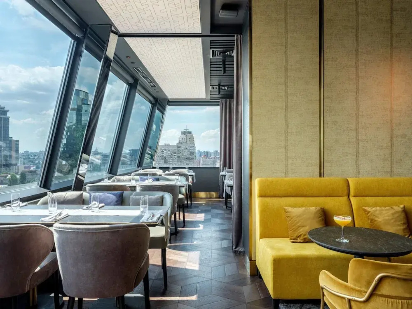 Дизайн-отель 11 Mirrors