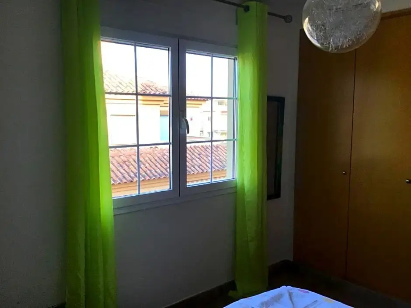 Double Room with Shared Bathroom and Shared Communal Areas R4