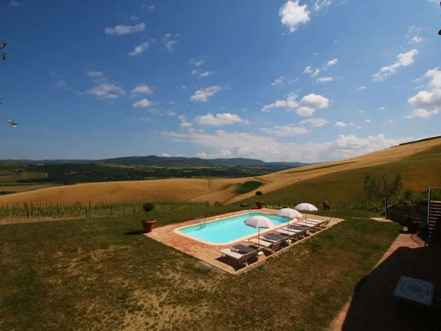 Charming Tuscan Farmhouse