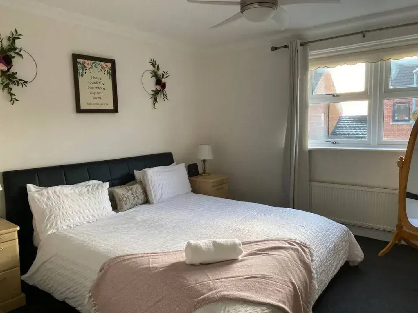 4-bed House With Private Garden in Barnsley!