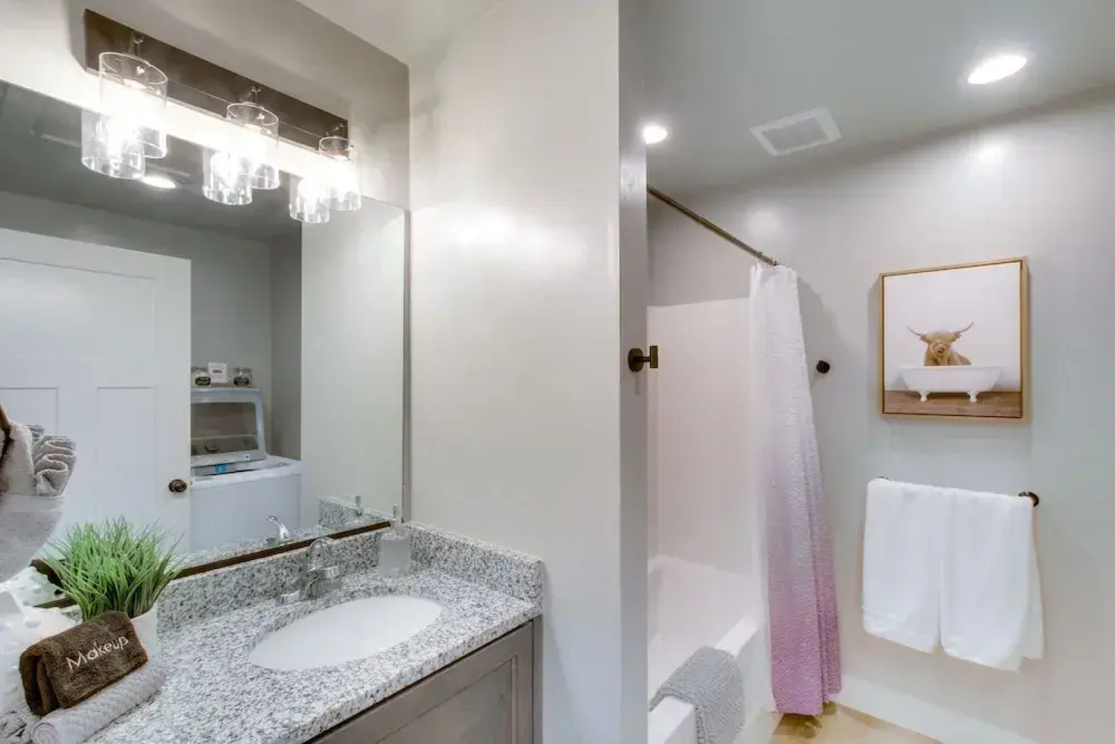 Garden City Townhome, Close to Parks + Downtown!