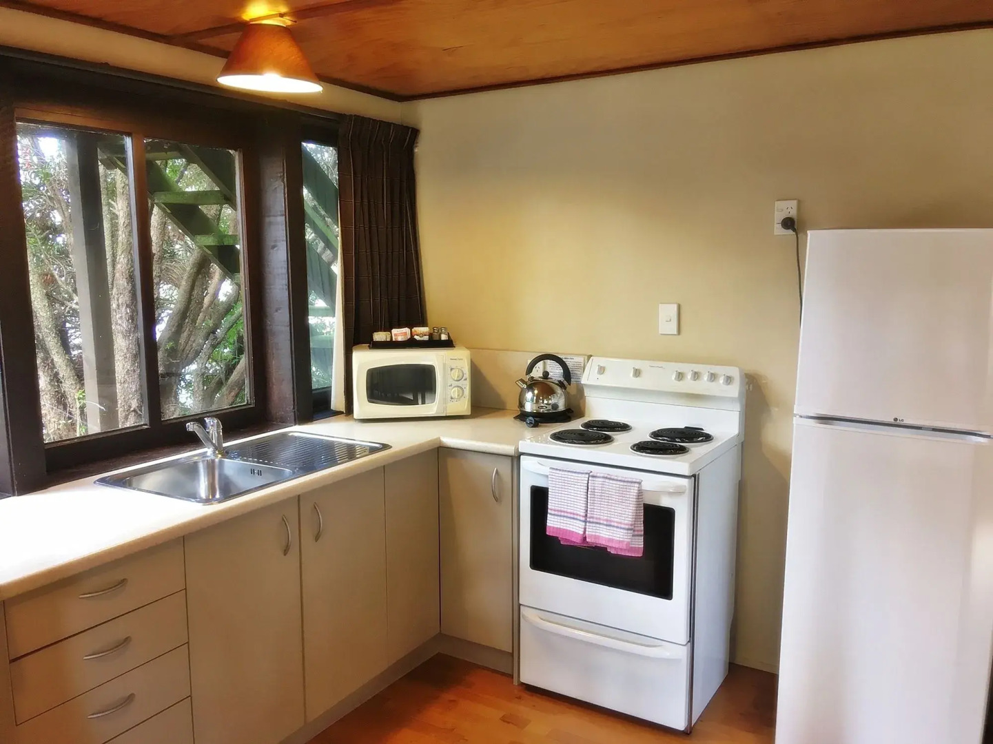 Woodlands Motels and Apartments