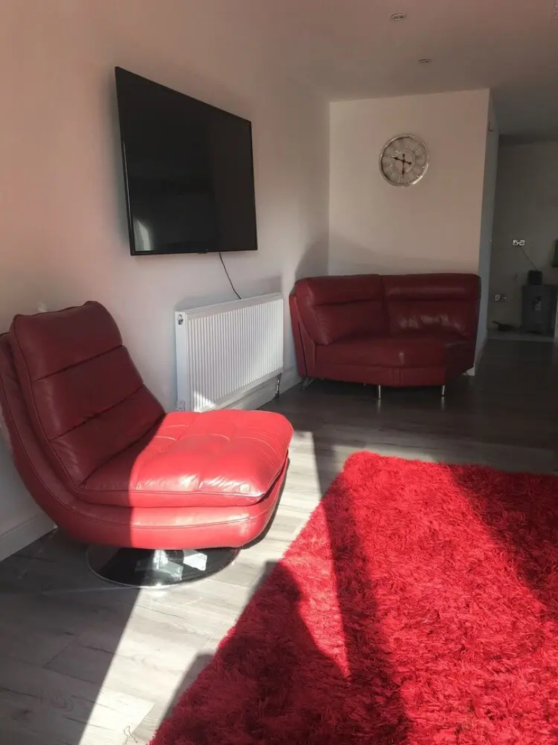 Nice 2 Bed Independent Annex in High Wycombe