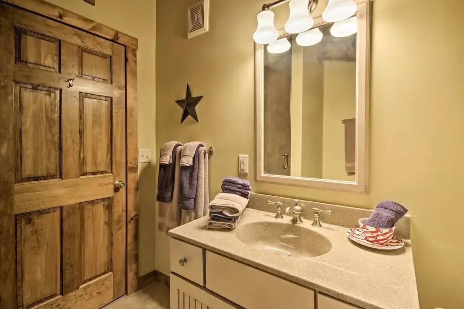 Creekside Berkeley Springs Cabin on 35 Acres!